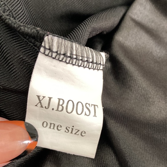 Faux Leather Leggings - Picture 6 of 7